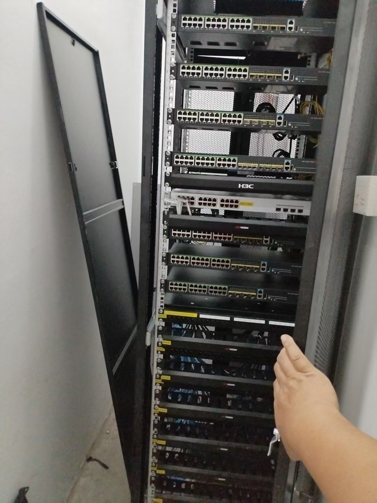 H3C 网络机柜